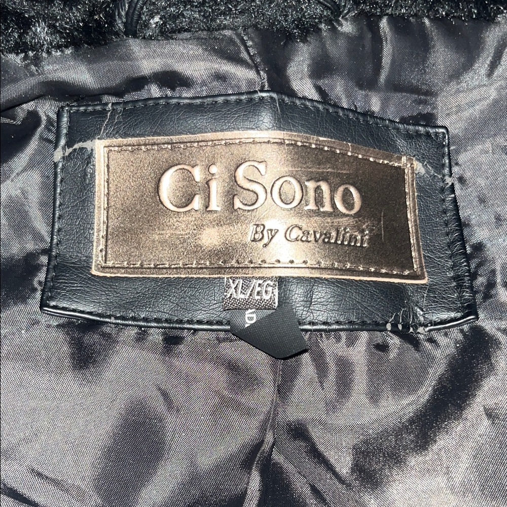 Cavalini Black Faux-Fur Zip Vest with Leather-Look Pockets - Picture 2 of 3